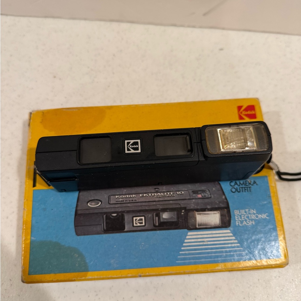 Vintage Kodak Ektralite 10 Camera ~ Tested ~ Works - Picture 4 of 8